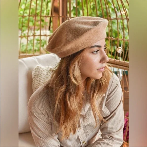 Classic wool beret hat camel color French style classic stylish neutral - Picture 2 of 8
